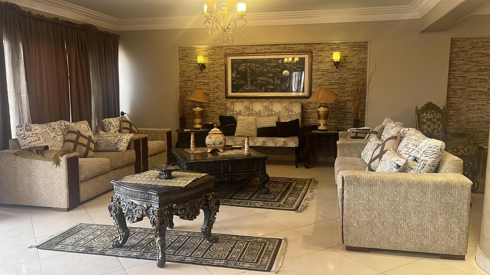 Apartment شقه فاخره ذات موقع و مساحه كبيره مميز في مدينه نصر *