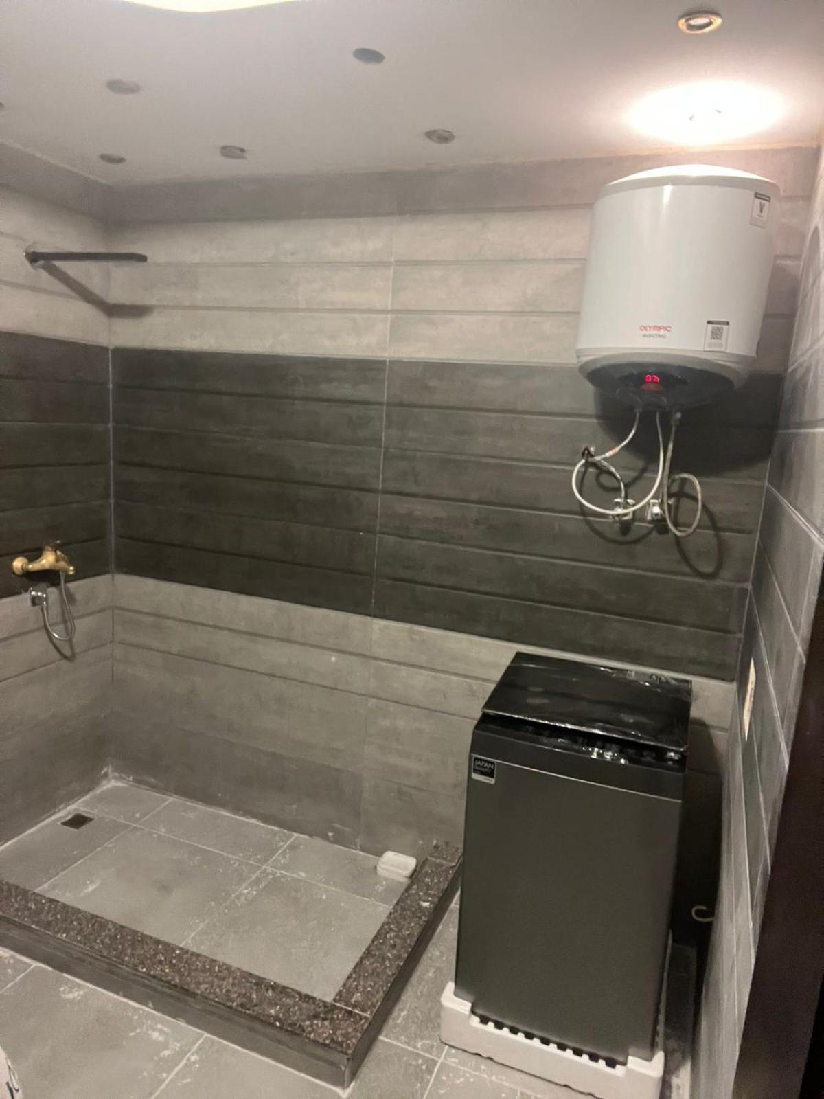 شقه فاخره ذات موقع و مساحه كبيره مميز في مدينه نصر Apartment *