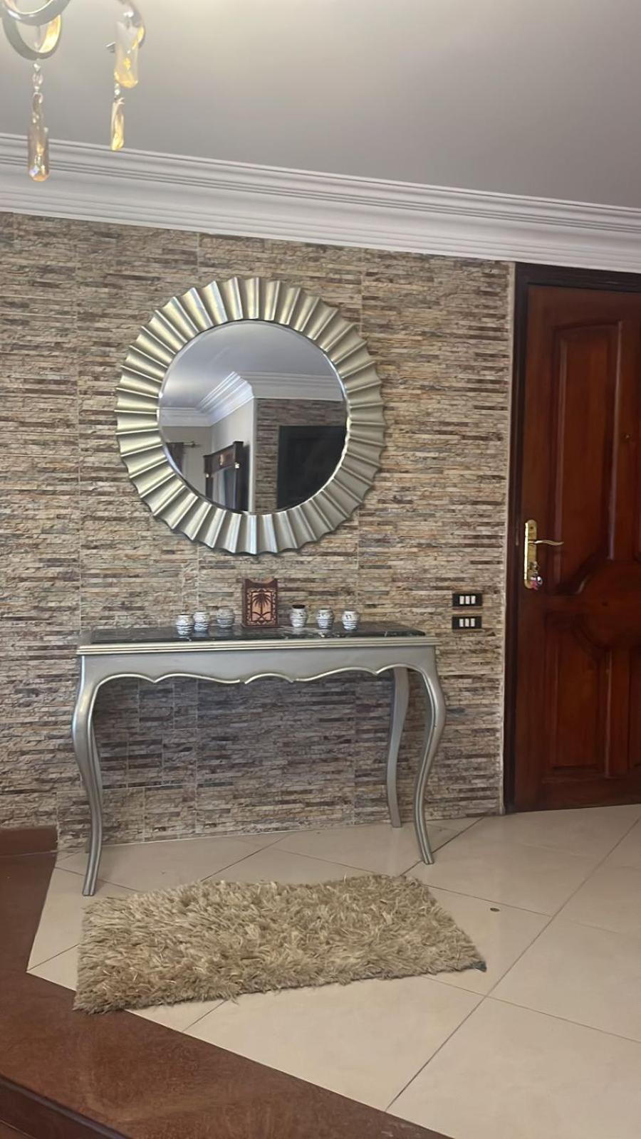 شقه فاخره ذات موقع و مساحه كبيره مميز في مدينه نصر Apartment Cairo