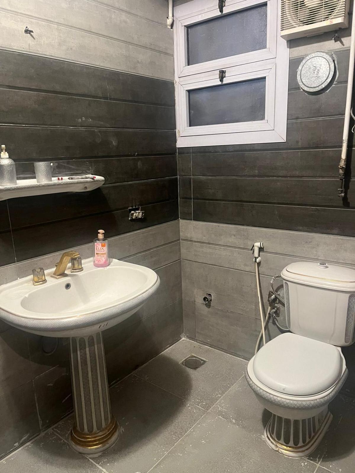 Apartment شقه فاخره ذات موقع و مساحه كبيره مميز في مدينه نصر *